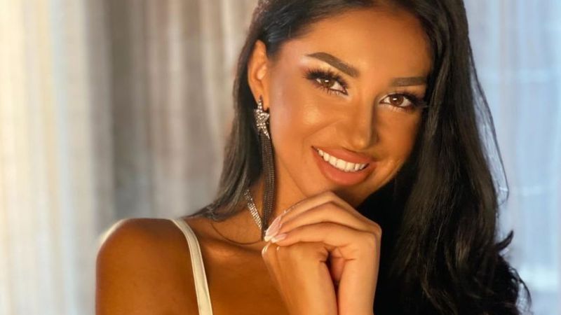Elena Ionescu și-a mărit sânii