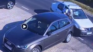  Un ciclist a fost strivit de două mașini, lângă capitală.