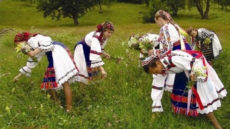 Ce să dai de pomană de Adormirea Măicii Domnului