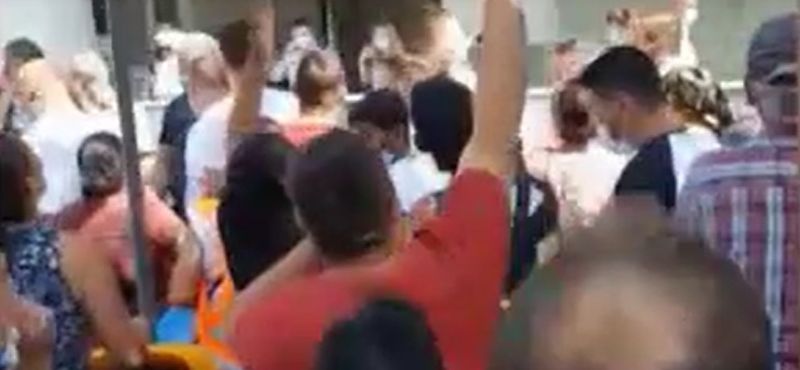 Protest violent în fața Primăriei sectorului 5 București!