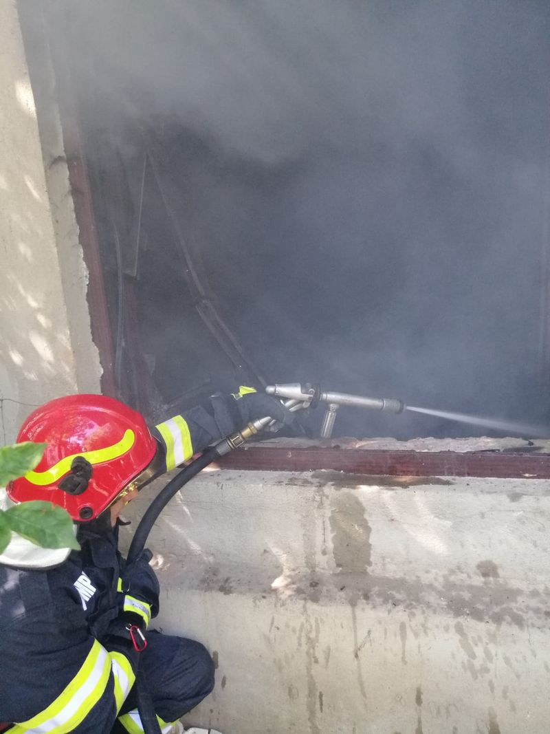 Dezastru înainte de alegeri. Incendiu la un sediu PSD