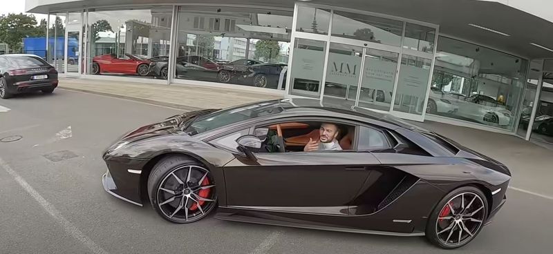 Vlogger Andy popescu si Lamborghini Aventador