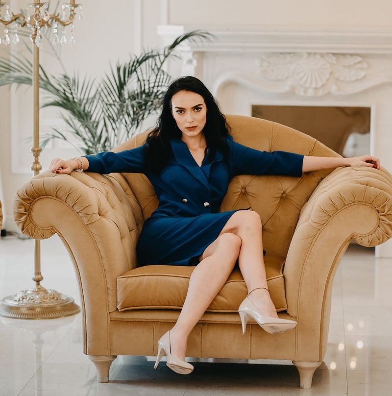 Fata de 10 care refuză premiul dat de Guvern 