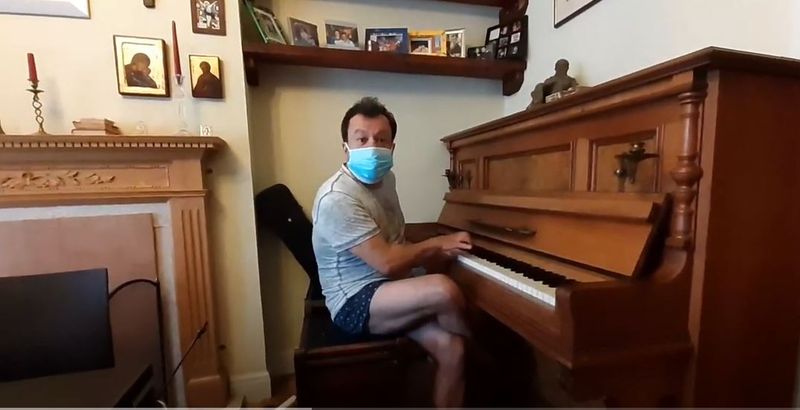 Dragos Mostenescu s-a mutat la Londra