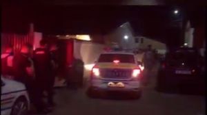 S-au bătut cu săbii și topoare
