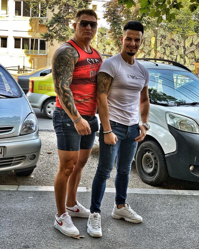 Nicos si tatal sau, Giovanni