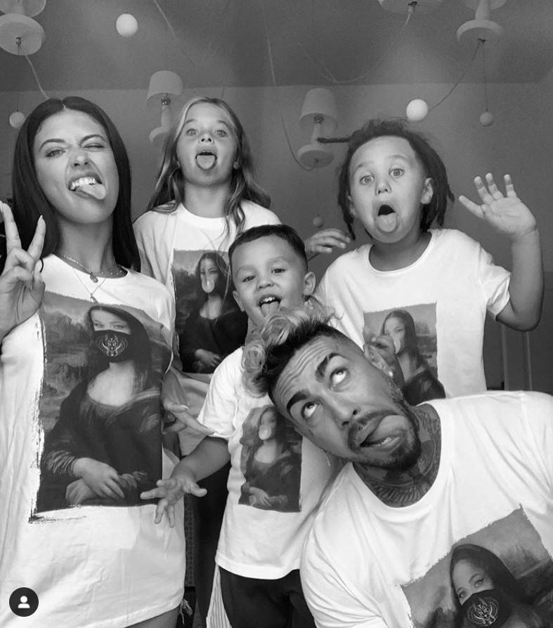 fam velea