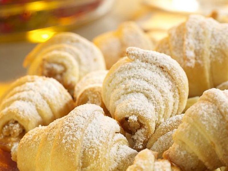 Cornulețe fragede cu smântână și unt