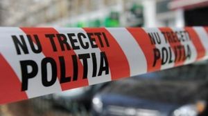  Cadavrul unui bărbat a fost găsit dezbrăcat pe bancheta din spate a unei mașini!