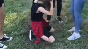 Cum se simte acum fata de 13 ani din Târgu Jiu, bătută de 4 minore! Cu ce răni a rămas DEZVĂLUIRI EXCLUSIVE