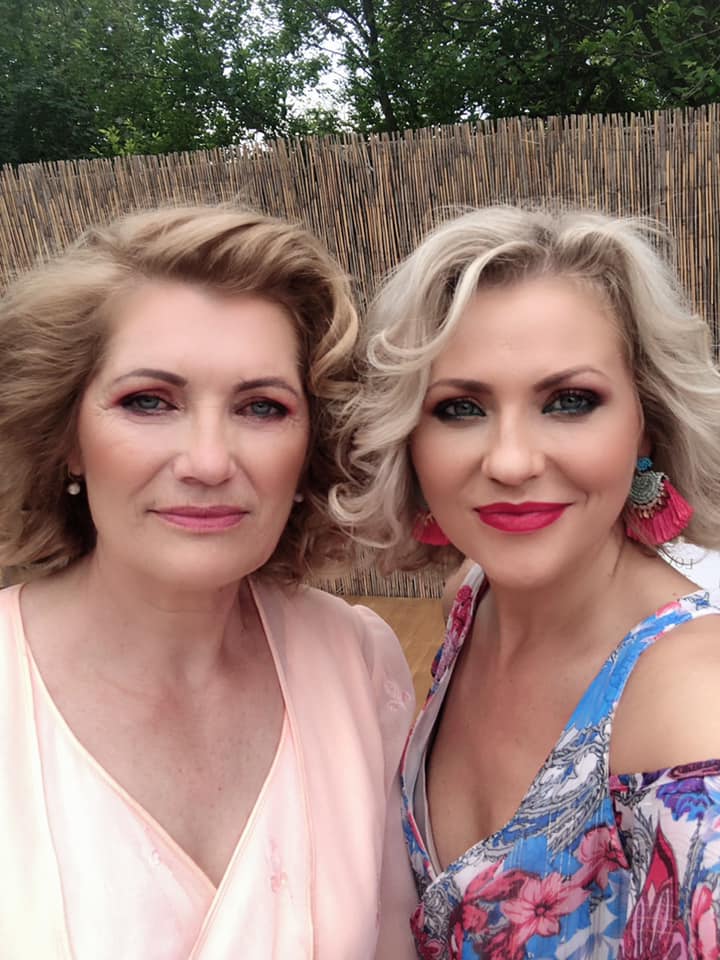 Mirela Vaida si mama ei, invatatoare