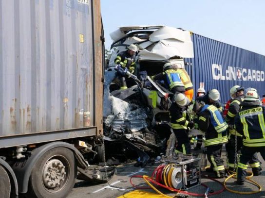 Mirela a murit odată cu soțul ei, striviți în mașina făcută praf de un TIR