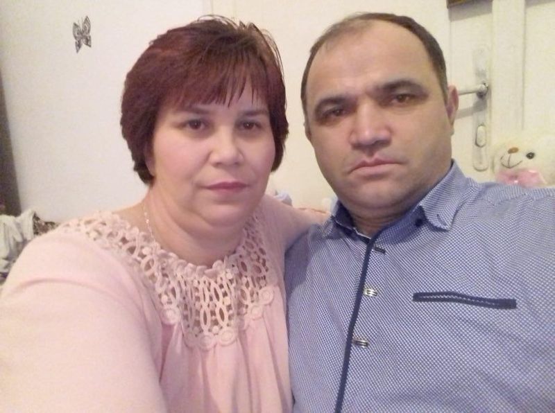 Un bărbat și-a ucis cu un topor soția, după care s-a spânzurat