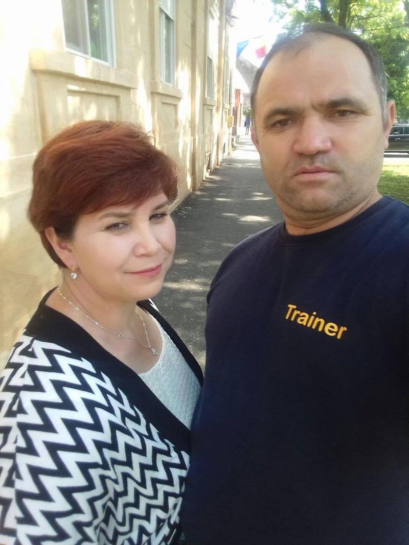 Un bărbat și-a ucis cu un topor soția, după care s-a spânzurat