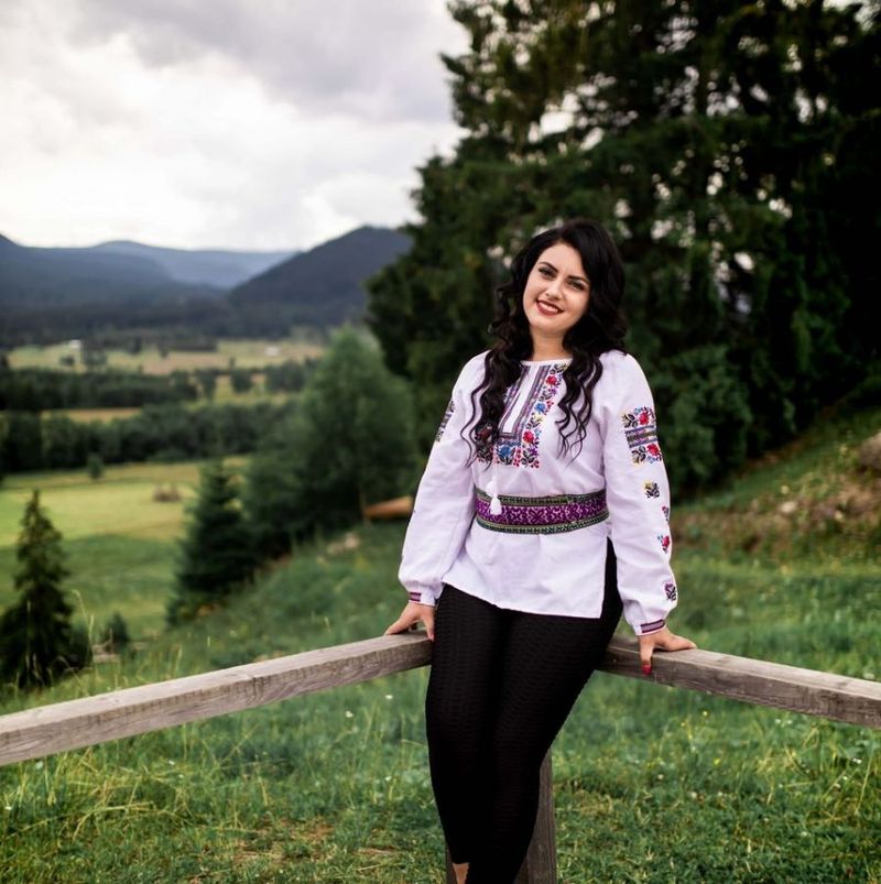 Daniela Cușnir, c&acirc;ntăreața de muzică populară moartă &icirc;ntr-un accident rutier, a fost &icirc;nmorm&acirc;ntată