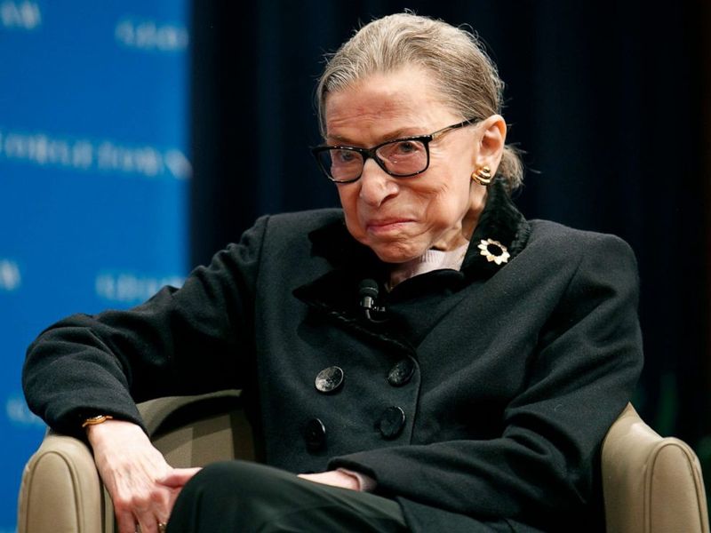 Ruth Bader Ginsburg a murit