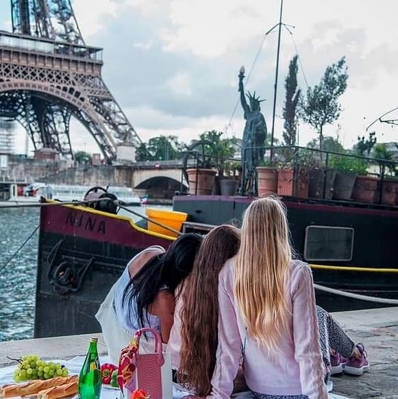 Adina Asăvoaiei, la Paris