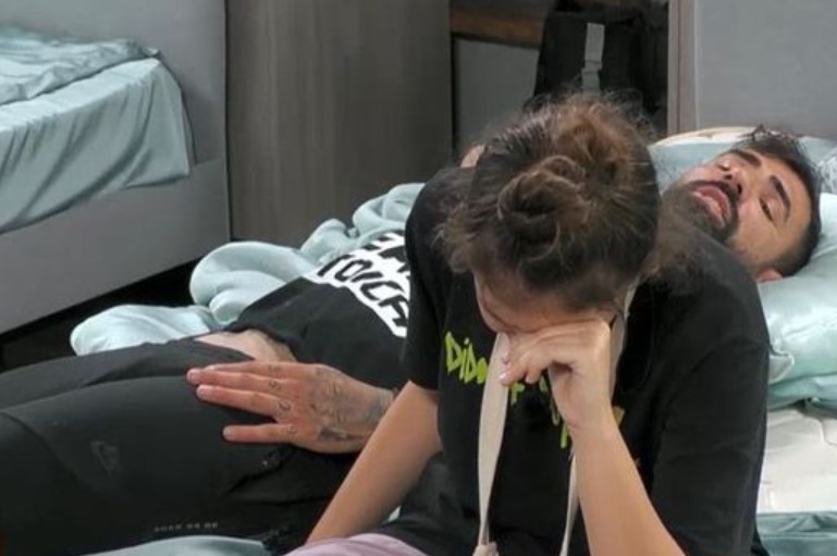 Elena Chiriac plângând