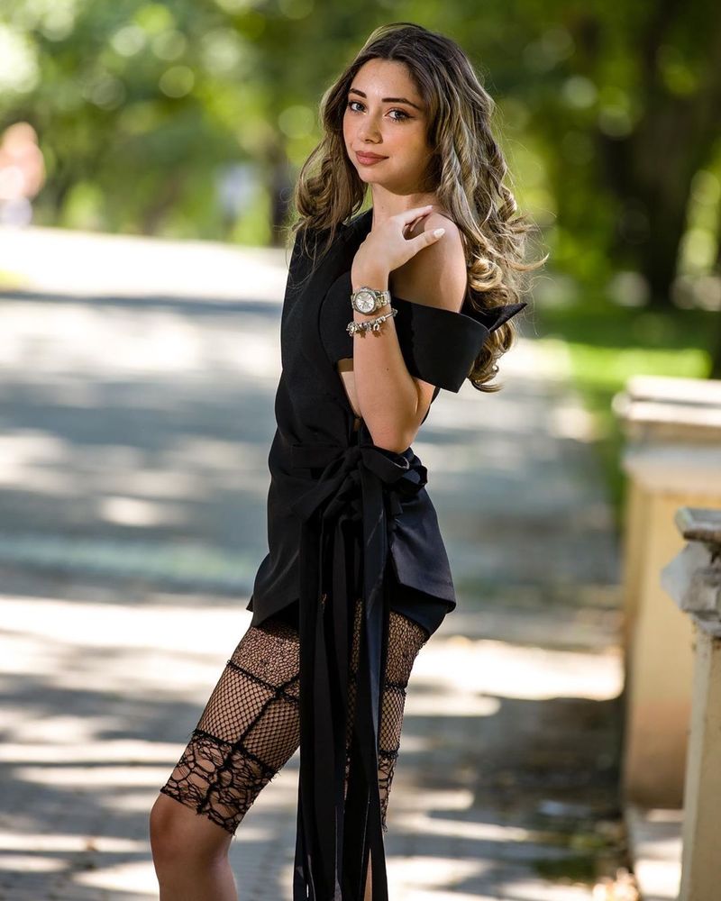 Smaranda, iubita lui Selly, sexy