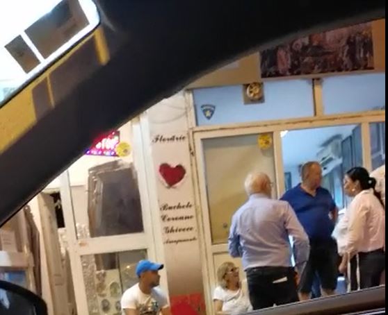 Adriana, alături de echipa de campanie bahmuteanu pompe funebre