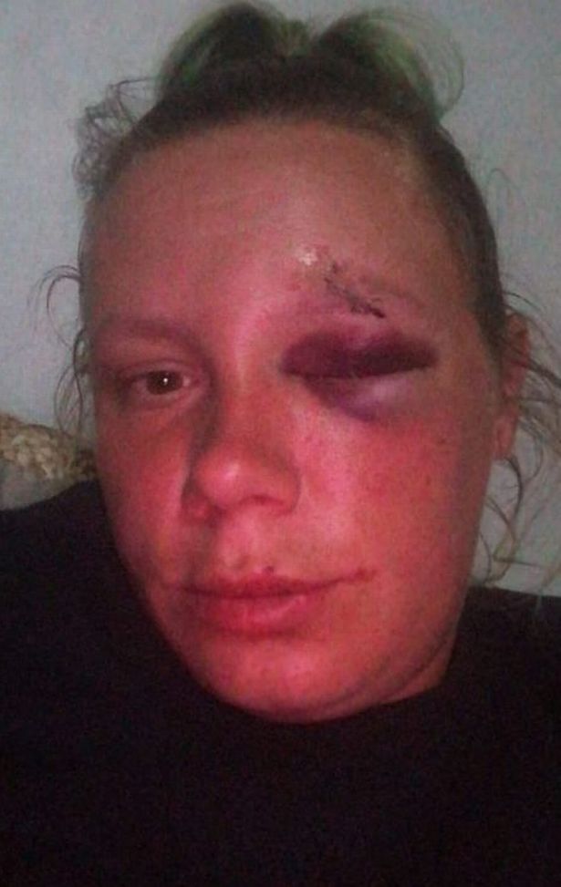 O mamă a fost bătută de un taximetrist