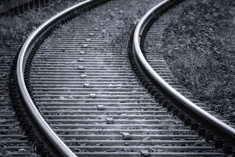 Cristina, o fetiță de 13 ani, a murit strivită de tren