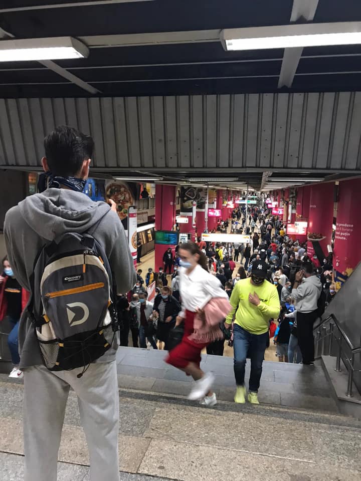 Aglomerație la metrou 