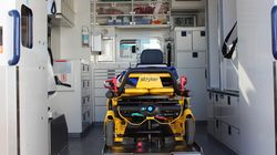 Imagini cumplite! Momentul în care un microbuz plin cu navetiști se răstoarnă pe DN1