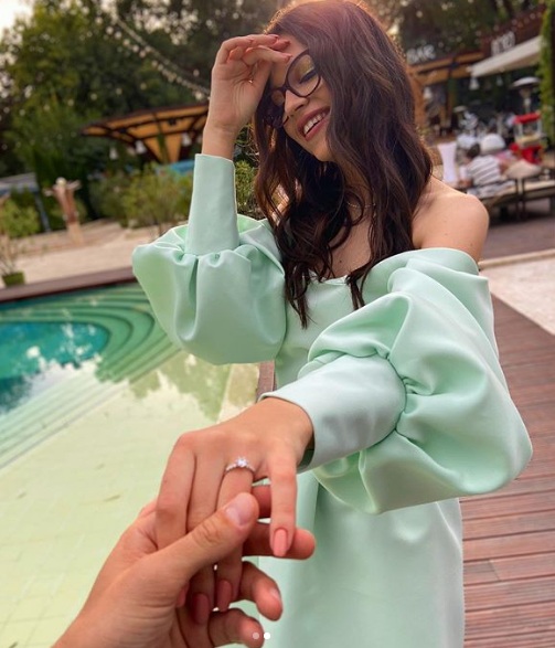 Cleopatra Stratan logodna