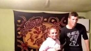 „Regii” de pe TikTok au recunoscut că pentru a descurca să facă față neajunsurilor mai apelează și la ajutorul oamenilor, binevoitorii trimițându-le bani.