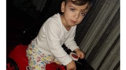 Luca a venit pe lume, după multe rugăciuni ale părinților. Copilul, născut prematur, suferă de o boală cumplită