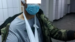 Un baiat de 17 ani a fost snopit în bătaie de colegii de muncă