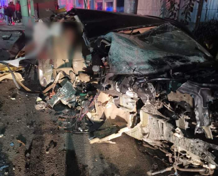 Alin a murit pe loc într-un BMW, făcut praf