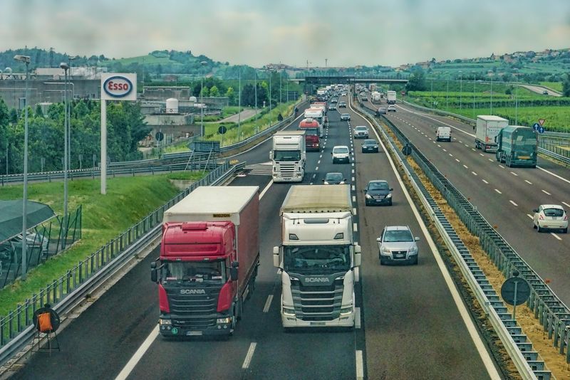 Mihai, un șofer de TIR, a murit lângă cabină în mijlocul unei autostrăzi