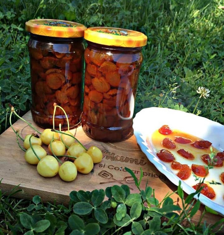 Cum se prepară simplu și rapid dulceața de cireșe albe