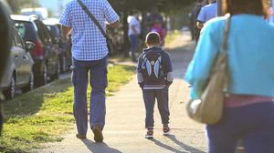 Un copil de patru ani a fost bătut pentru că nu avea mască