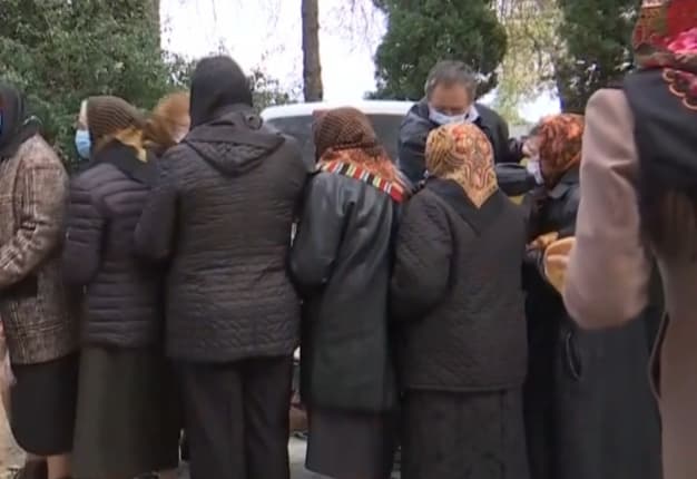 Credincioșii nu respectă regulile