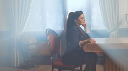 Carmen de la Sălciua, la filmările clipului, obosită de la... călărit! ”Karym, am febră musculară la picioare, nu mai pot!” Imagini exclusive