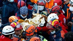 Fetiță de 4 ani, scoasă de sub dărâmâturi după 91 de ore