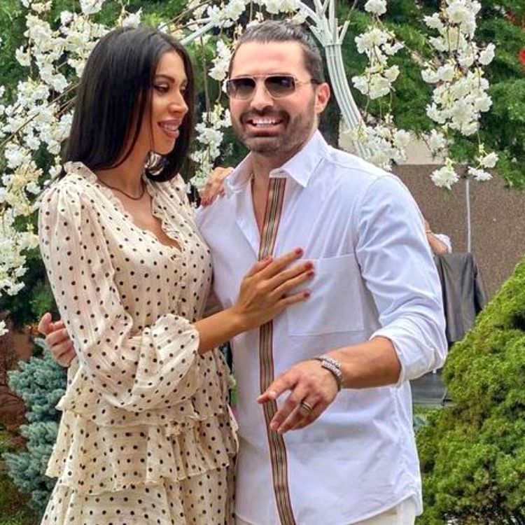 Pepe a anunțat că divorțează
