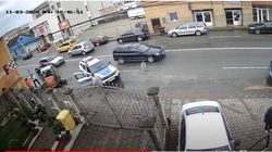 Răsturnare de situație la Lugoj. Bărbatul acuzat că a înjunghiat un polițist este  nevinovat.  Camerele de supraveghere din oraș au surprins momentul. Ce i-au făcut agenții VIDEO