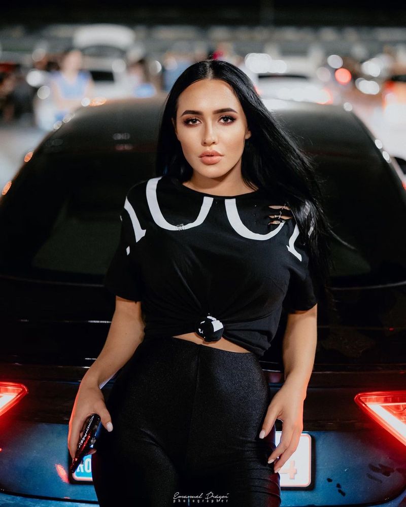 Ella de la Puterea Dragostei