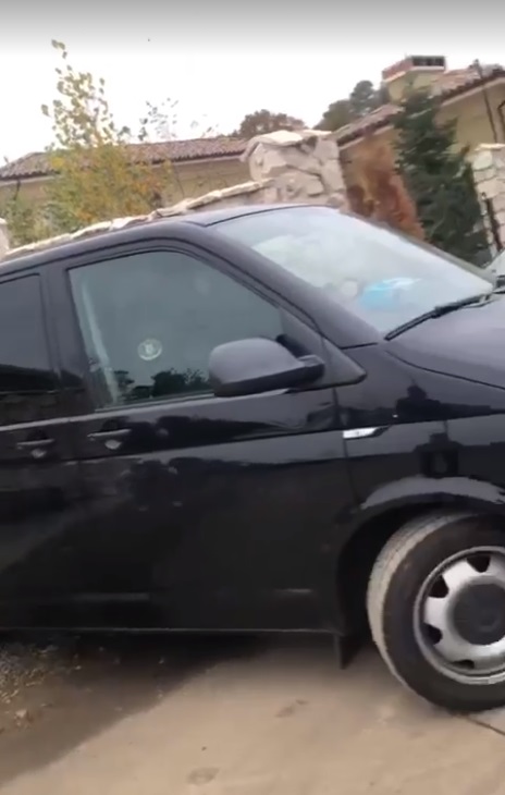 Alex Bodi, în dubă cu mascații