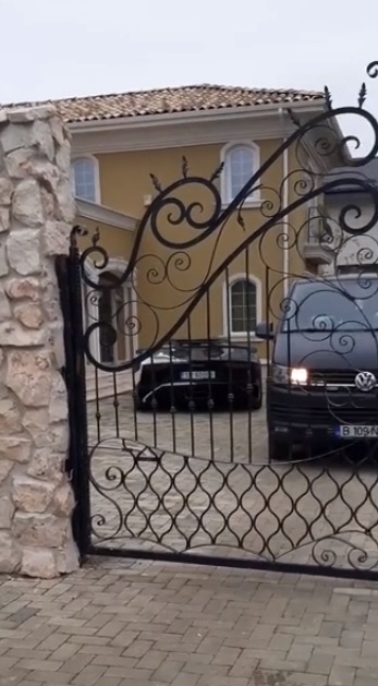 Cum arată vila lui Alex Bodi?