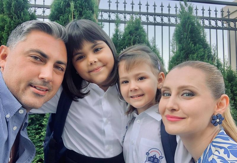 Alina Sorescu alături de familie