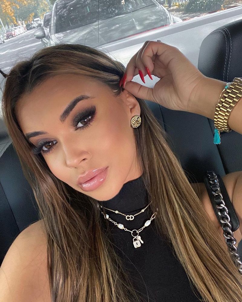 Andra Volos