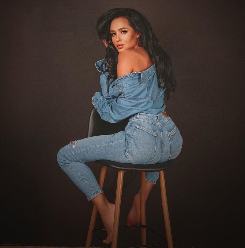 Ella de la Puterea Dragostei