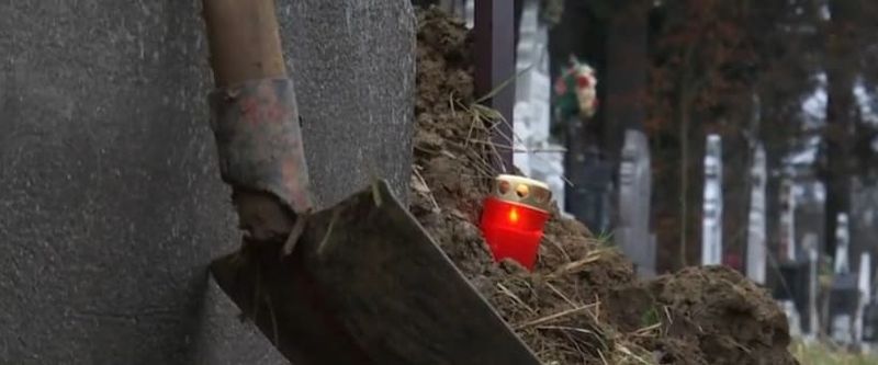 Groparii au început să-i sape mormântul