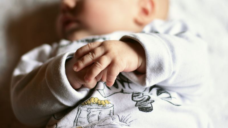 bebeluș Bebeluș în stare gravă la spital, după ce a suferit mai multe leziuni cerebrale