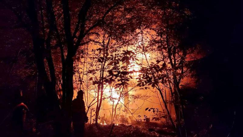 Incendiu puternic &icirc;n D&acirc;mbovița